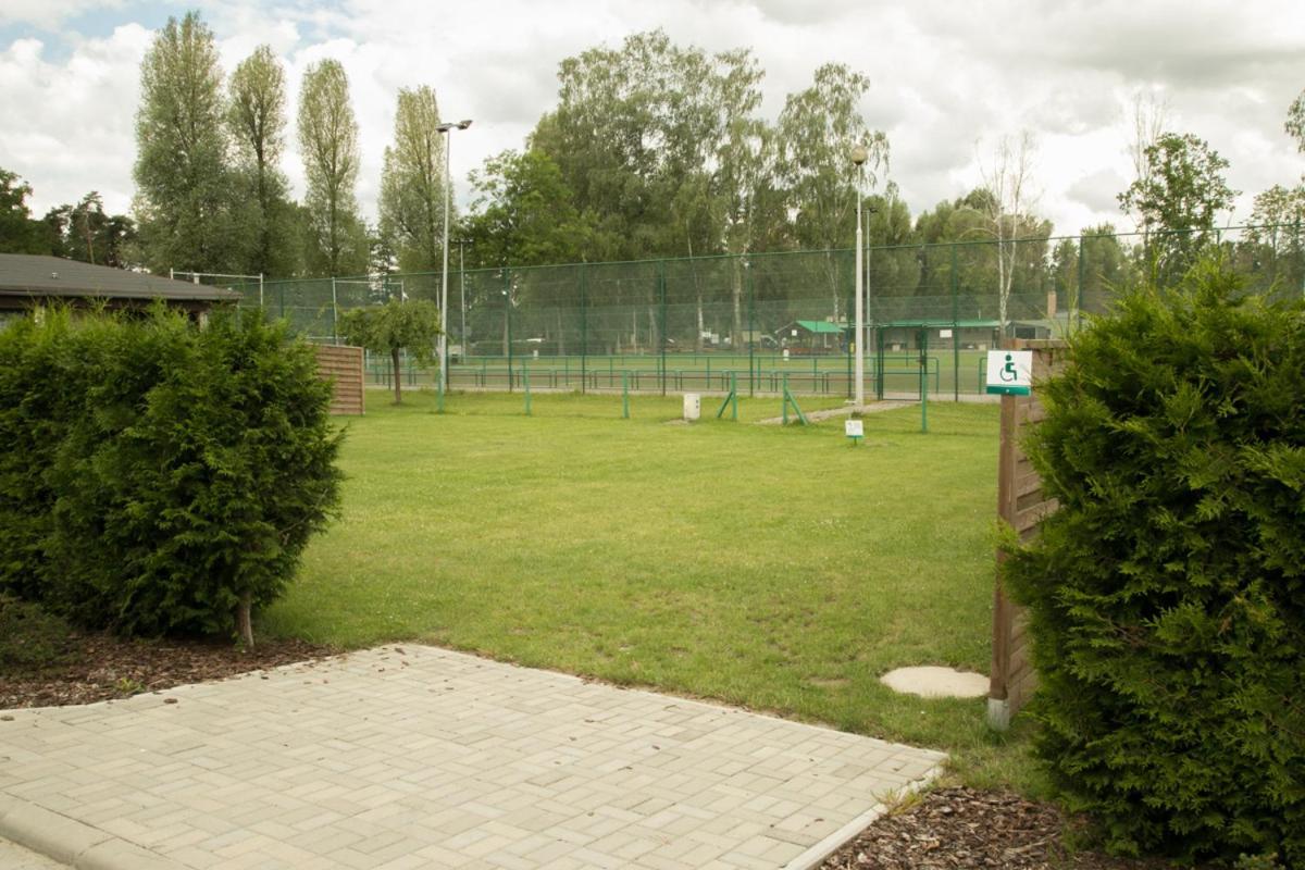 Camping Oaza Blonie Kornik Domki Standard - 3 Pokoje Esterno foto