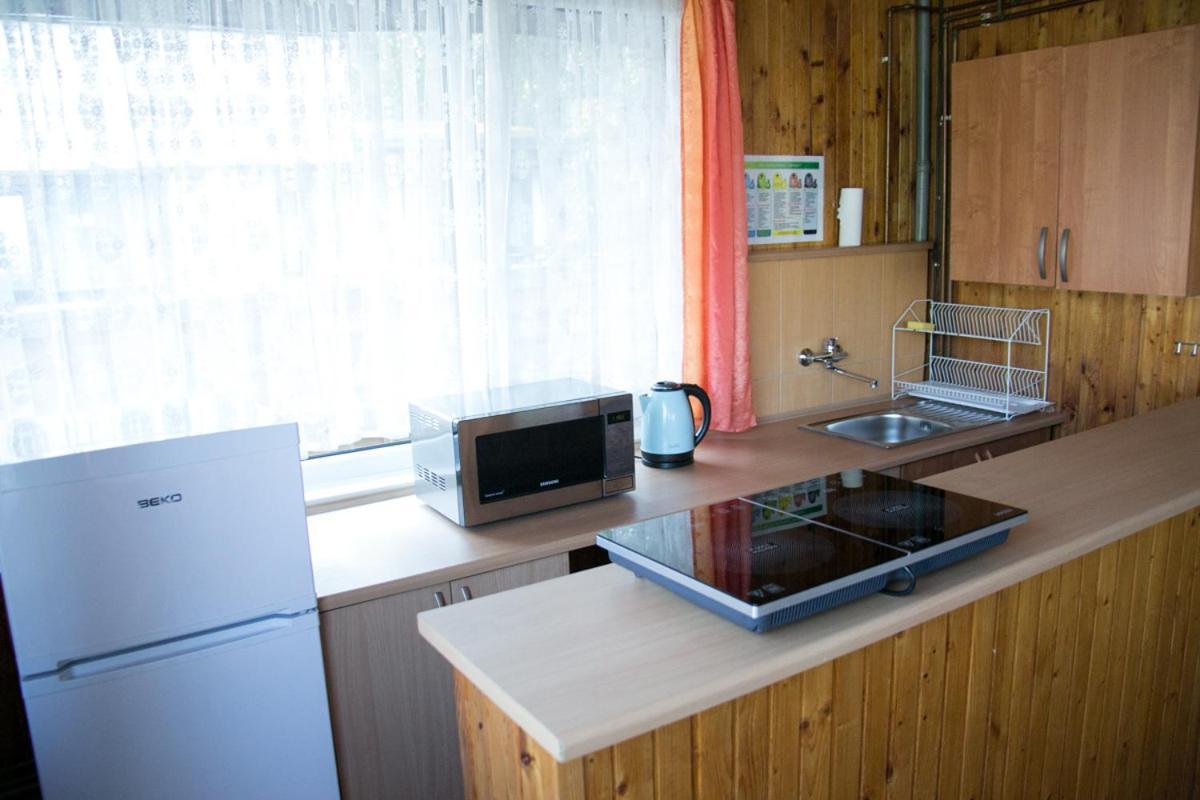 Camping Oaza Blonie Kornik Domki Standard - 3 Pokoje Esterno foto